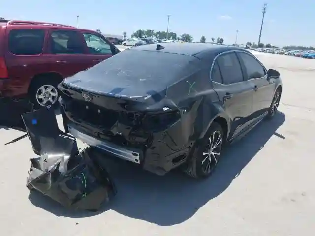 4T1G11AK3LU326028 2020 TOYOTA CAMRY SE-3