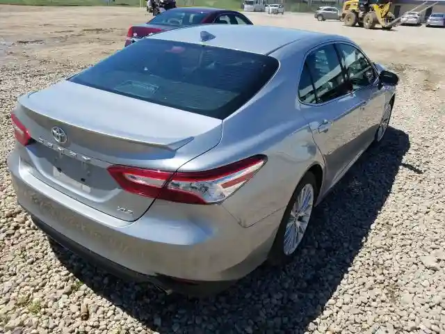4T1B11HK1KU245916 2019 TOYOTA CAMRY L-3