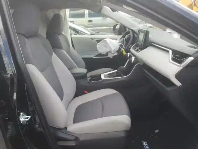 JTMW1RFV5LJ017437 2020 TOYOTA RAV4 XLE-4