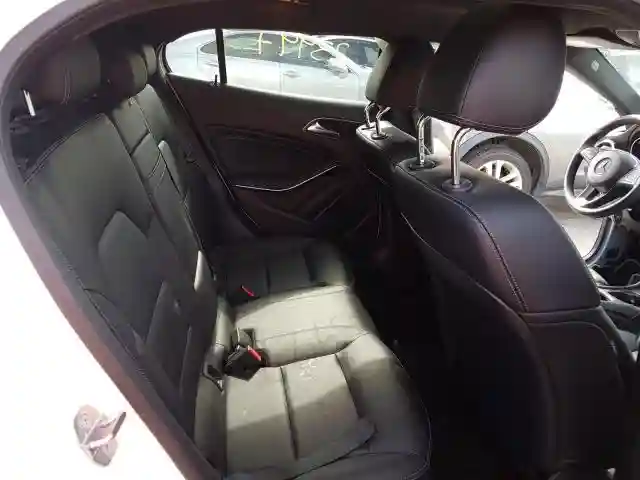 WDCTG4EB2KJ553881 2019 MERCEDES-BENZ GLA 250-5