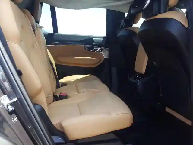 YV4102PK2J1367711 2018 VOLVO XC90 T5-5