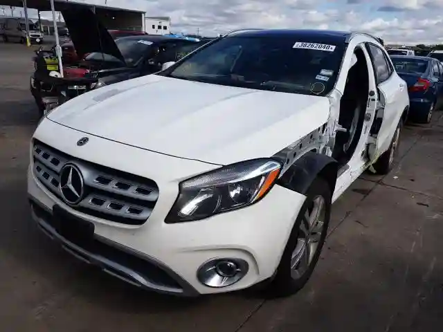 WDCTG4EB2KJ553881 2019 MERCEDES-BENZ GLA 250-1