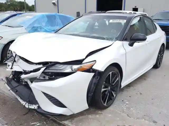 4T1B61HK9JU016223 2018 TOYOTA CAMRY XSE-1