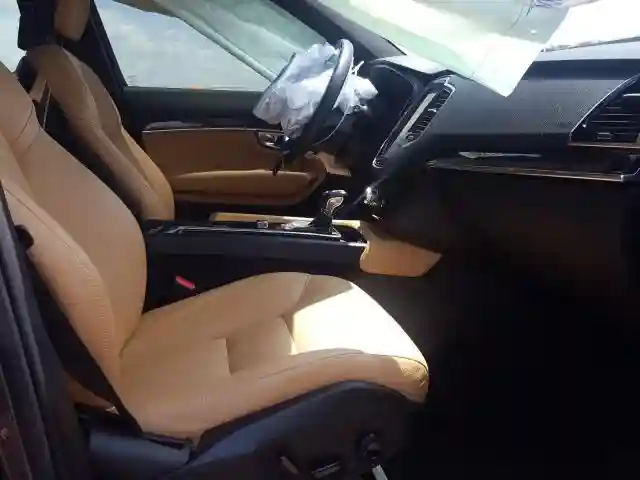 YV4102PK2J1367711 2018 VOLVO XC90 T5-4