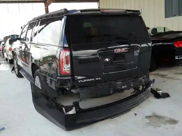 1GKS1JKC5KR326320 2019 GMC YUKON XL C1500 SLT-2