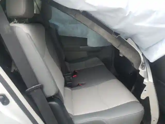 JTDZN3EU4HJ057734 2017 TOYOTA PRIUS V-5