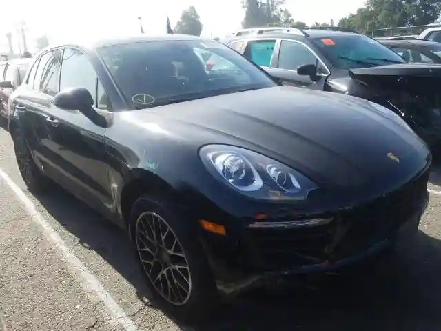 WP1AA2A59JLB22135 2018 PORSCHE MACAN-0