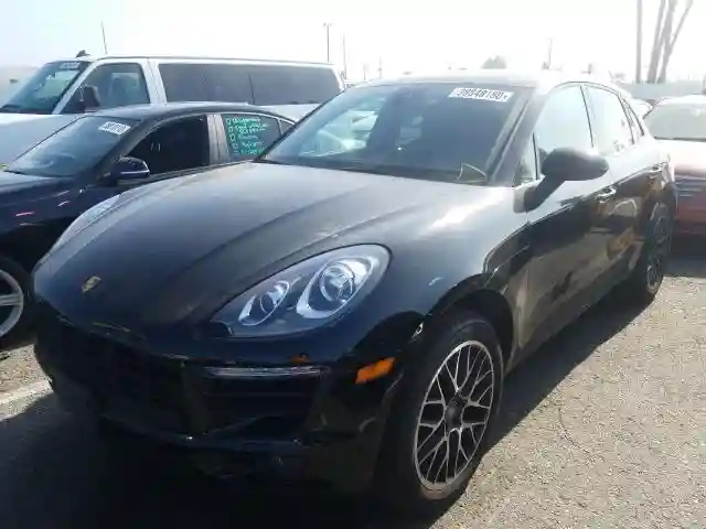 WP1AA2A59JLB22135 2018 PORSCHE MACAN-1