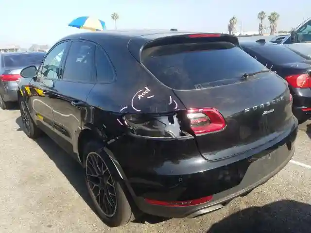 WP1AA2A59JLB22135 2018 PORSCHE MACAN-2