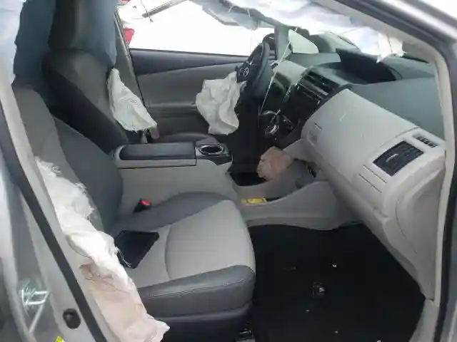 JTDZN3EU4HJ057734 2017 TOYOTA PRIUS V-4