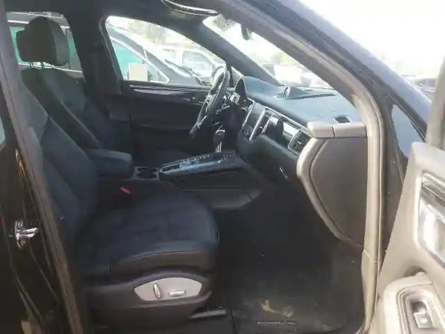 WP1AA2A59JLB22135 2018 PORSCHE MACAN-4
