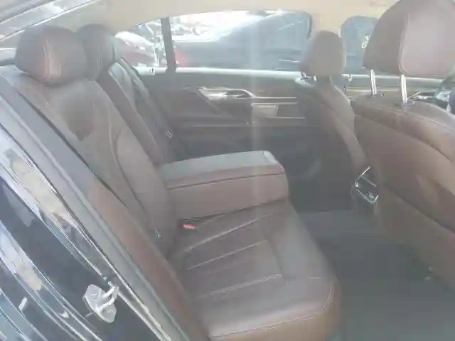 WBA7E2C57GG504031 2016 BMW 740 I-5