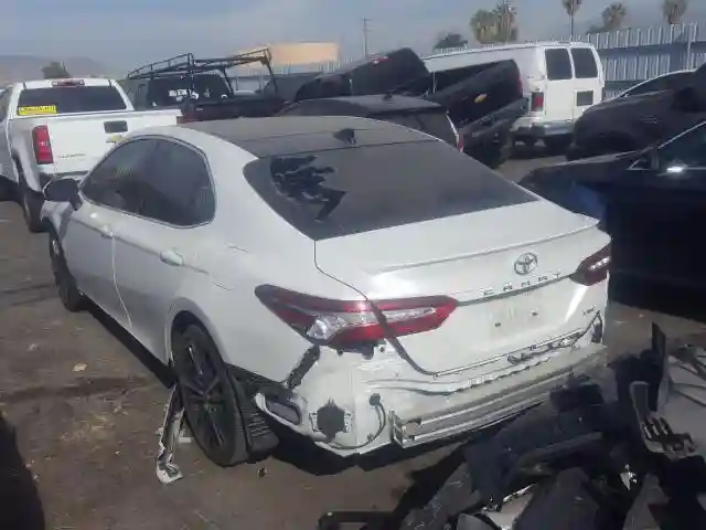 4T1BZ1HK6JU017417 2018 TOYOTA CAMRY XSE-2