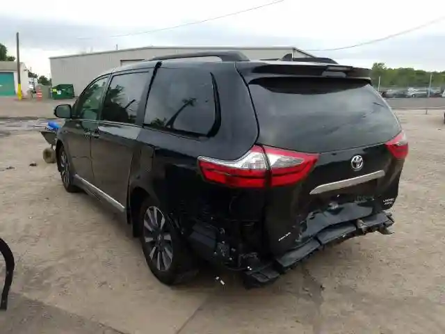 5TDDZ3DC5LS230728 2020 TOYOTA SIENNA XLE-2
