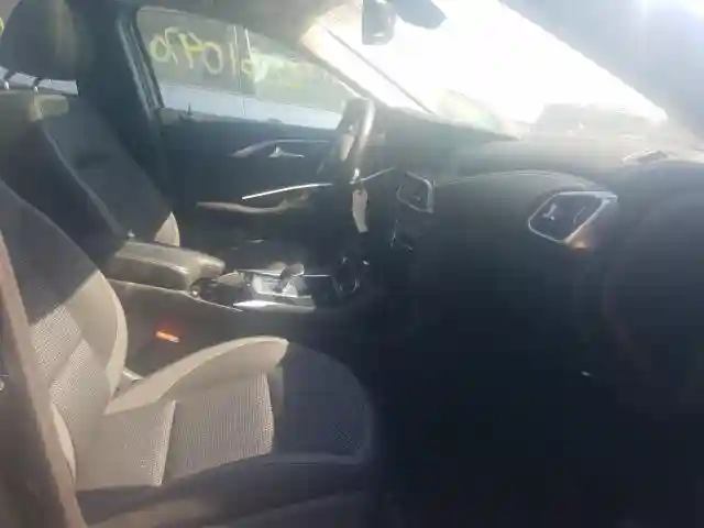 SJKCH5CP4JA005268 2018 INFINITI QX30 PURE-4