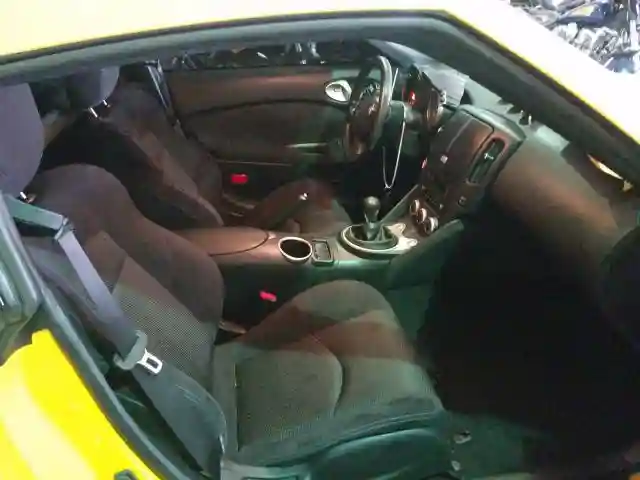 JN1AZ4EH4HM952068 2017 NISSAN 370Z BASE-4