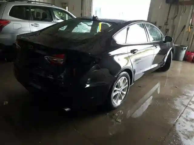 3FA6P0HD8KR228141 2019 FORD FUSION SE-3