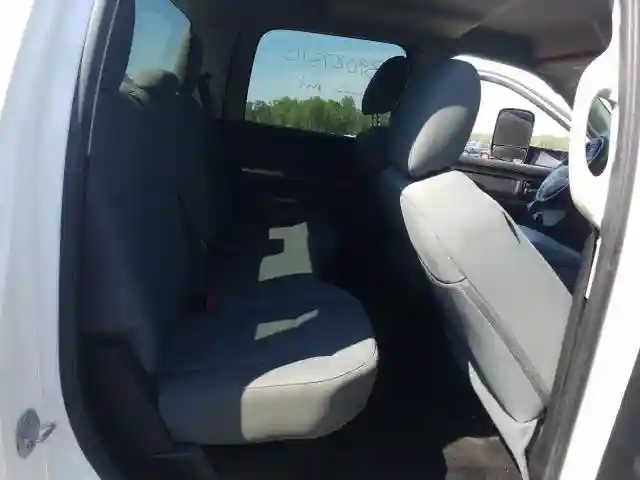 3C63RRGL9FG621398 2015 RAM 3500 ST-5