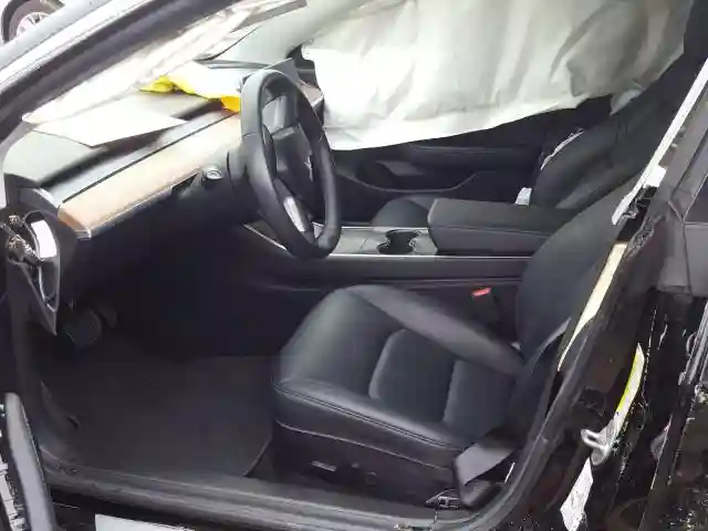 5YJ3E1EA2KF190121 2019 TESLA MODEL 3-4
