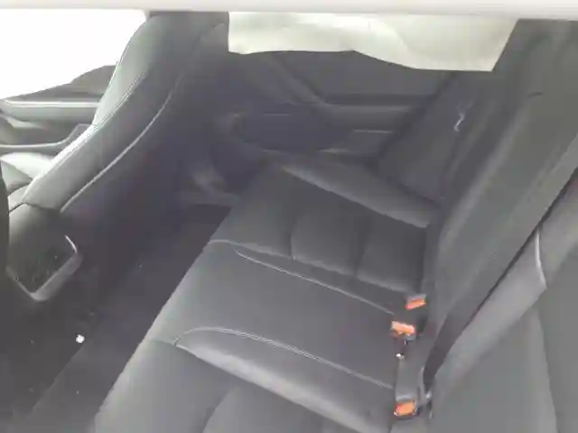 5YJ3E1EA2KF190121 2019 TESLA MODEL 3-5