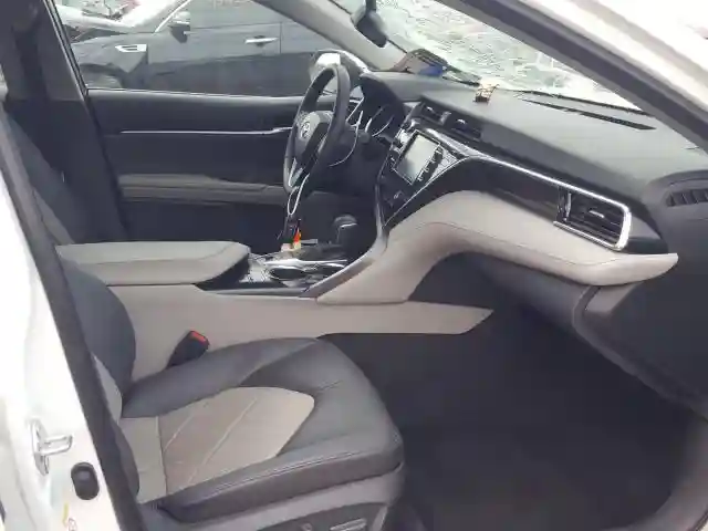 4T1B11HK2JU006793 2018 TOYOTA CAMRY L-4