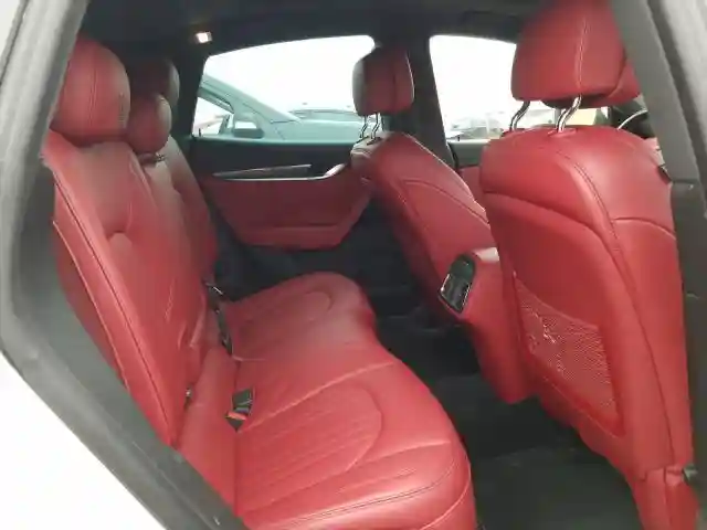 ZN661XUA2JX292082 2018 MASERATI LEVANTE-5