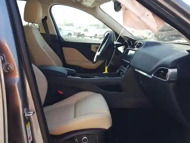 SADCJ2FX7LA628408 2020 JAGUAR F-PACE PREMIUM-4