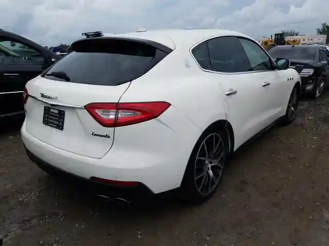 ZN661XUA2JX292082 2018 MASERATI LEVANTE-3