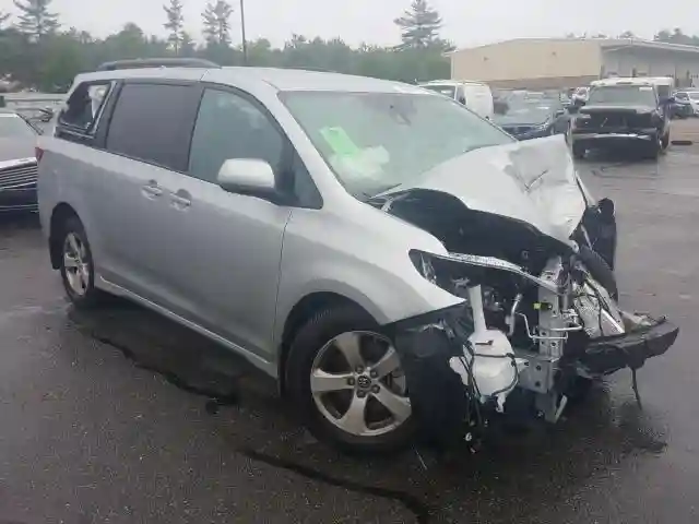 5TDKZ3DCXLS055707 2020 TOYOTA SIENNA LE-0