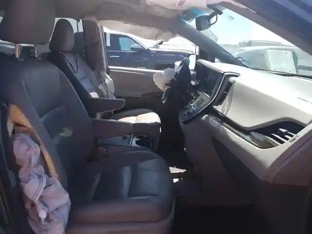 5TDYK3DC3FS641376 2015 TOYOTA SIENNA XLE-4