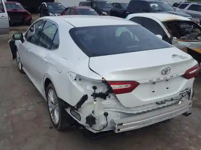 4T1B11HK2JU006793 2018 TOYOTA CAMRY L-2