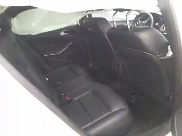 WDCTG4EB5JJ389847 2018 MERCEDES-BENZ GLA 250-5