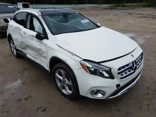 WDCTG4EB5JJ389847 2018 MERCEDES-BENZ GLA 250-0