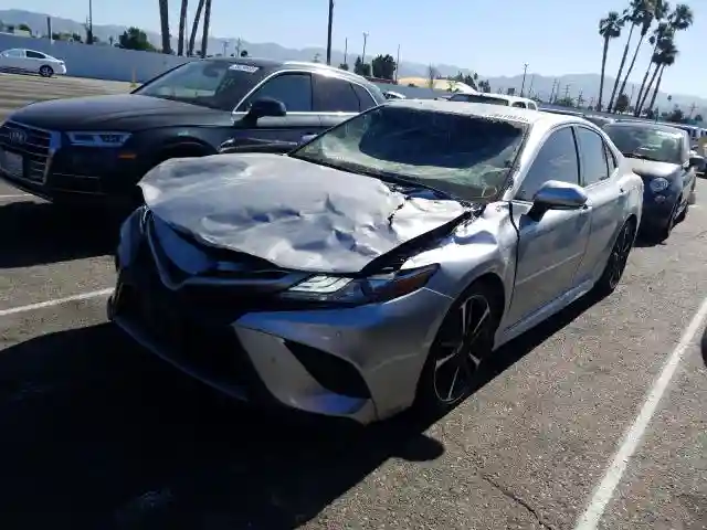 4T1B61HK9JU095473 2018 TOYOTA CAMRY XSE-1