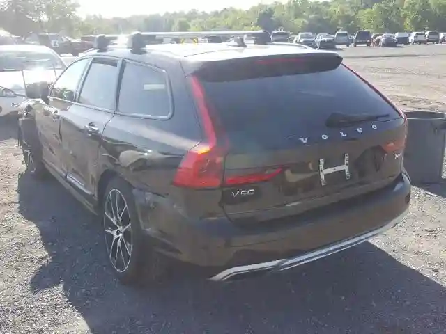 YV4A22NL5H1000169 2017 VOLVO V90 CROSS COUNTRY T6 INSCRIPTION-2
