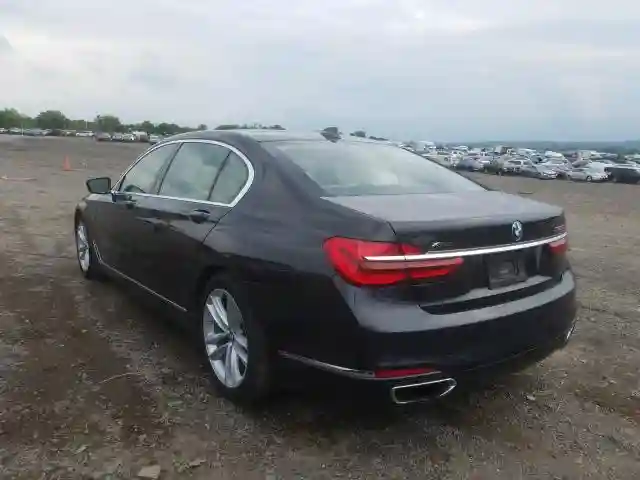 WBA7F2C59JG423830 2018 BMW 750 XI-2
