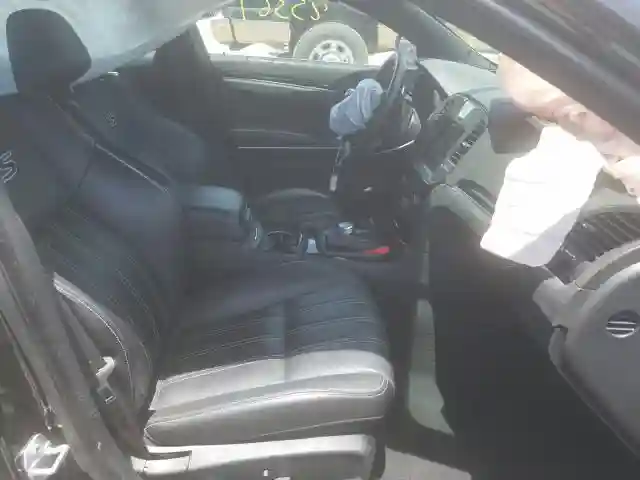 2C3CCABG3KH601135 2019 CHRYSLER 300 S-4