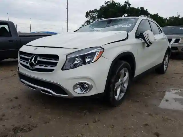 WDCTG4EB5JJ389847 2018 MERCEDES-BENZ GLA 250-1