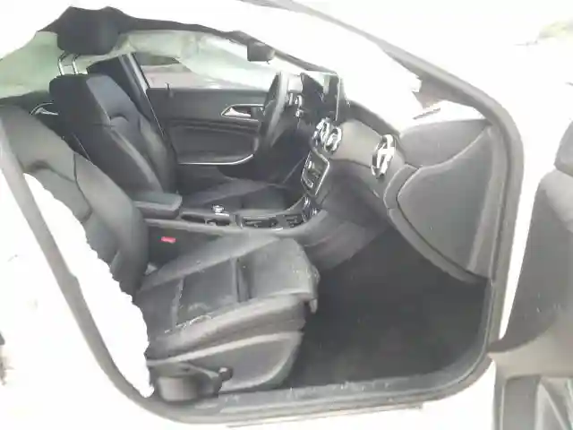 WDCTG4EB5JJ389847 2018 MERCEDES-BENZ GLA 250-4