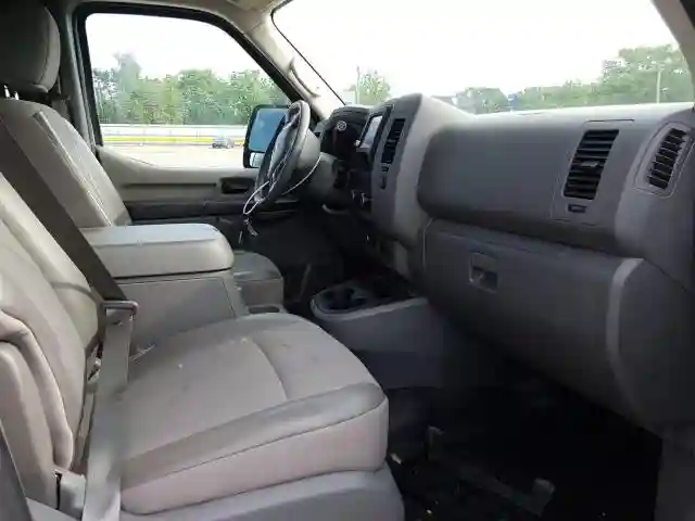 1N6BF0LY7KN811080 2019 NISSAN NV 2500 S-4