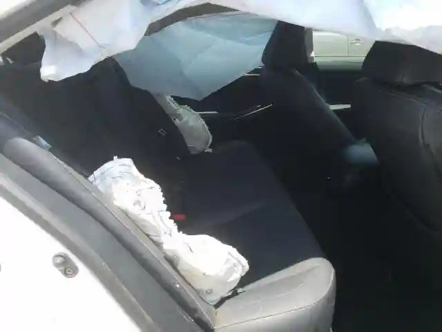 JTHBA1D29J5068811 2018 LEXUS IS 300-5