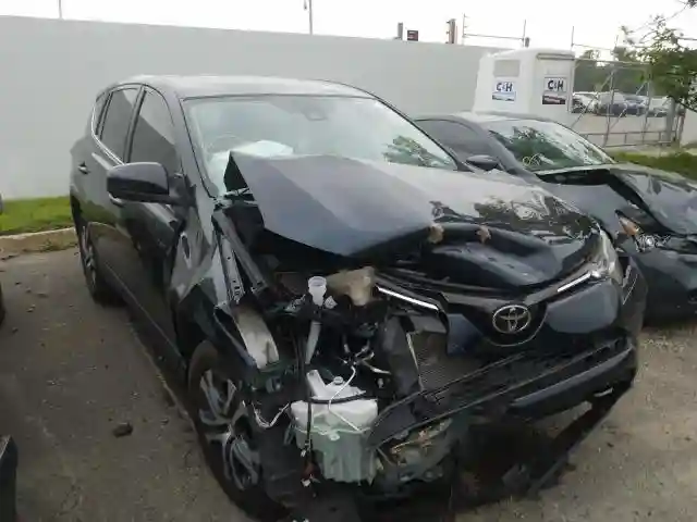 JTMBFREV6JJ730426 2018 TOYOTA RAV4 LE-0