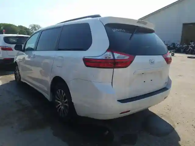 5TDYZ3DC0KS009456 2019 TOYOTA SIENNA XLE-2