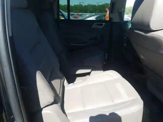 1GKS1HKJ6KR385951 2019 GMC YUKON XL DENALI-5