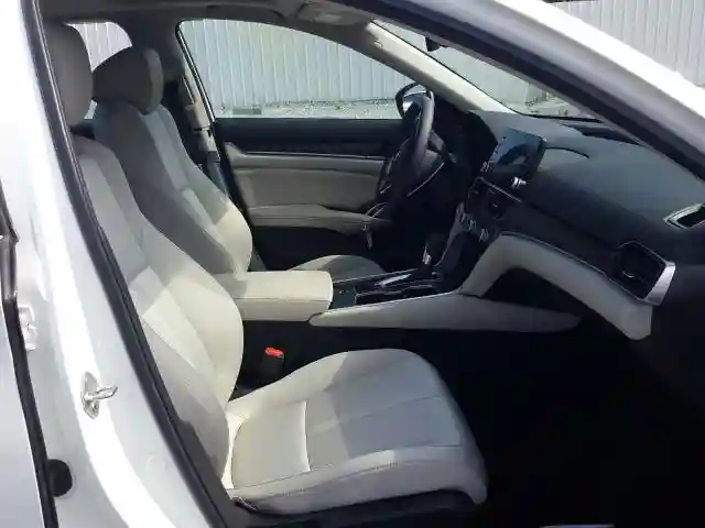 1HGCV1F4XKA070229 2019 HONDA ACCORD EX-4