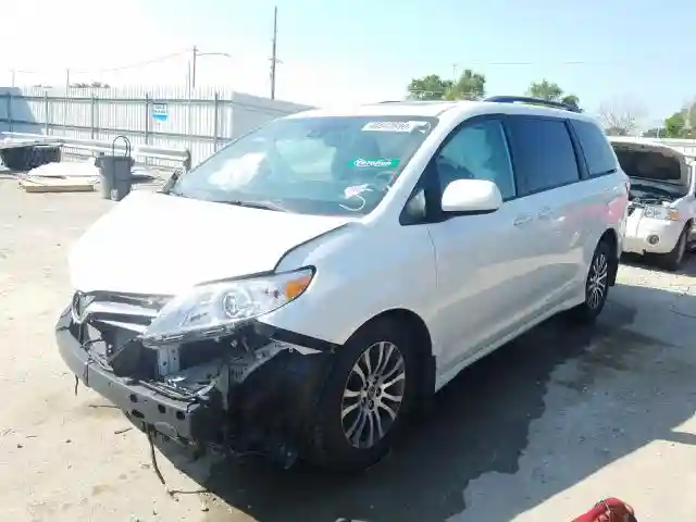 5TDYZ3DC0KS009456 2019 TOYOTA SIENNA XLE-1