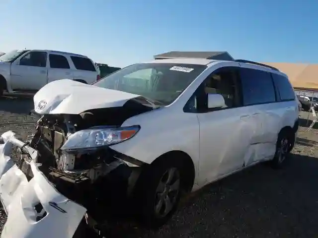 5TDKZ3DC9HS879219 2017 TOYOTA SIENNA LE-1