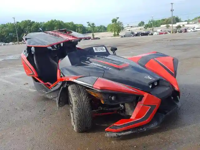 57XAARFA6K8132813 2019 POLARIS SLINGSHOT SLR-0