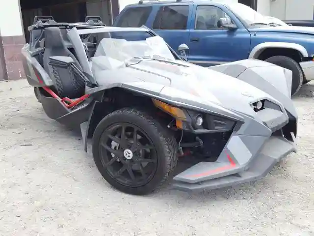 57XAAPFA4J8128875 2018 POLARIS SLINGSHOT SL-0