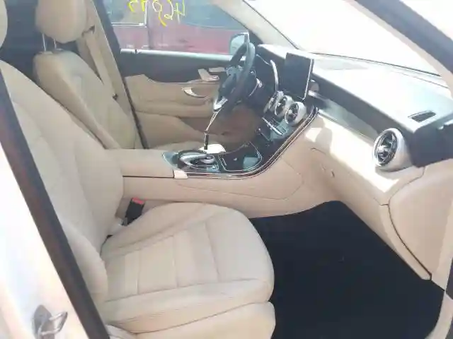 WDC0G4JB7HF233184 2017 MERCEDES-BENZ GLC 300-4